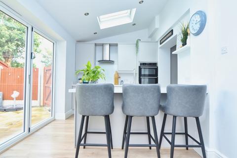 9 Epping Close, Romford, RM7 8BH