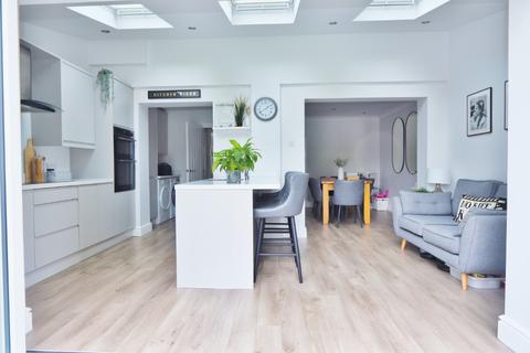 9 Epping Close, Romford, RM7 8BH