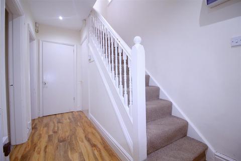 2 bedroom detached house to rent, *£140pppw Excluding Bills* Welby Avenue, Lenton, NG7 1QL - UON