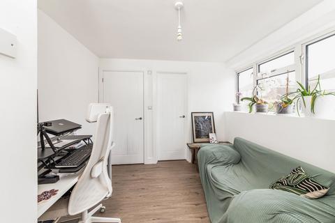 18 Buscot Drive, Abingdon, OX14 2BJ