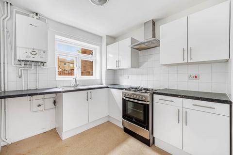 3 bedroom terraced house to rent, St Pauls Close, London W5