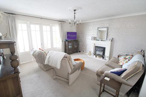 14 Allan Close, Stourbridge, DY8 4BB