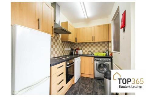4 bedroom semi-detached house to rent, *£120pppw excluding bills* Johnson Road, Lenton, Nottingham