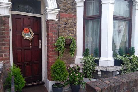 3 bedroom terraced house for sale, Warwick Road, London, E15