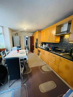 3 bedroom terraced house for sale, Warwick Road, London, E15