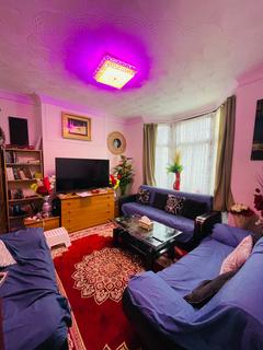 3 bedroom terraced house for sale, Warwick Road, London, E15