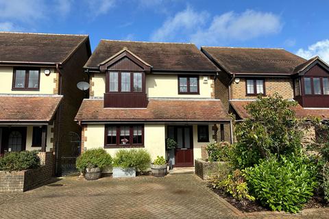 4 bedroom detached house for sale, Barclay Mews, Hythe, SO45