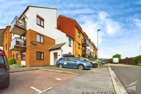 3 bedroom apartment for sale, Horse Sands Close, Southsea