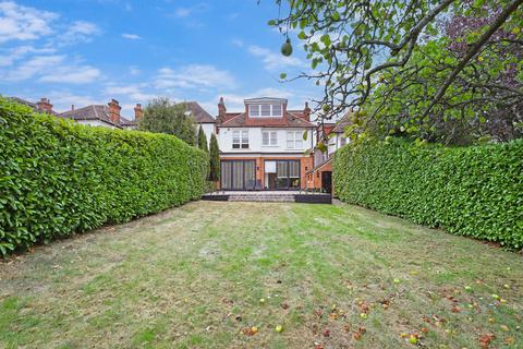 7 Monkhams Drive, Woodford Green, IG8 0LG