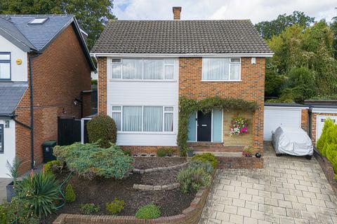 3 bedroom detached house for sale, Southernhay, Loughton