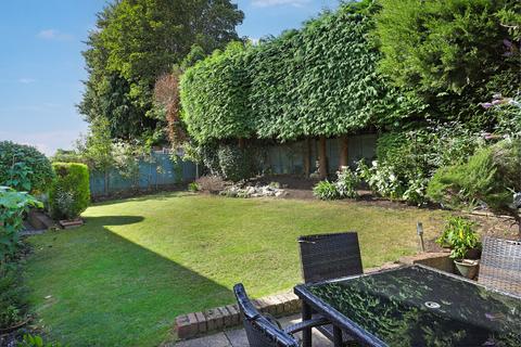 3 bedroom detached house for sale, Southernhay, Loughton