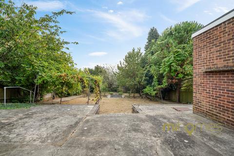 4 bedroom detached house for sale, Barnet Road, Barnet