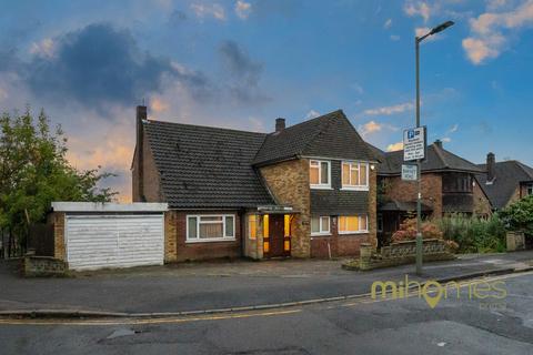 4 bedroom detached house for sale, Barnet Road, Barnet