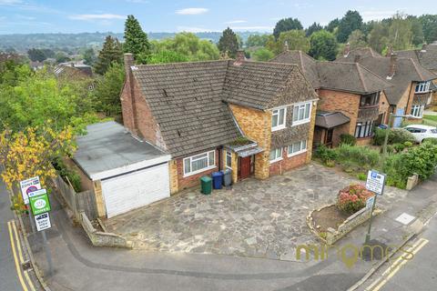 4 bedroom detached house for sale, Barnet Road, Barnet