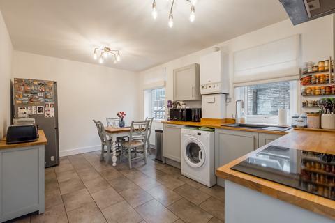 2 bedroom end of terrace house for sale, Cooperative Terrace, Holmfirth