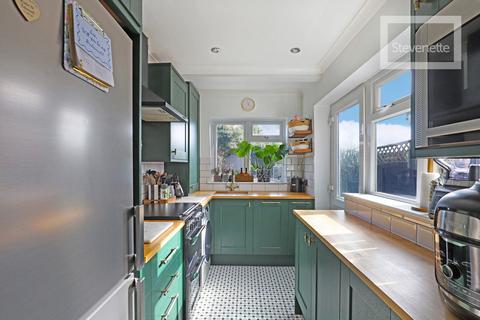 8 Sunnyside Road, Epping, CM16 4JW
