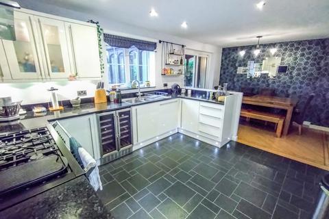 4 bedroom detached house for sale, Whitfield Road, Kidsgrove, Stoke-on-Trent