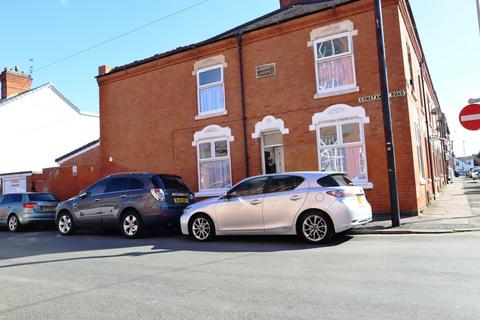 3 bedroom terraced house to rent, Constance Road, Leicester LE5