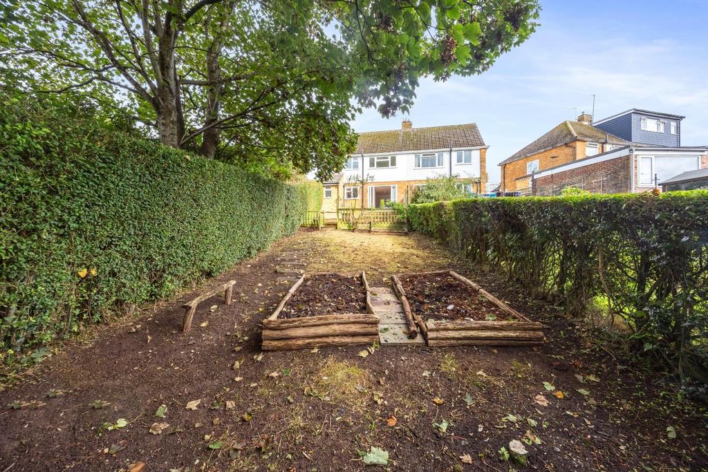 Rear garden (4).jpg