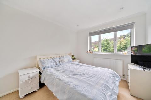54 Armadale Road, Woking, GU21 3LD