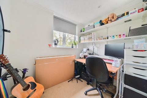 54 Armadale Road, Woking, GU21 3LD