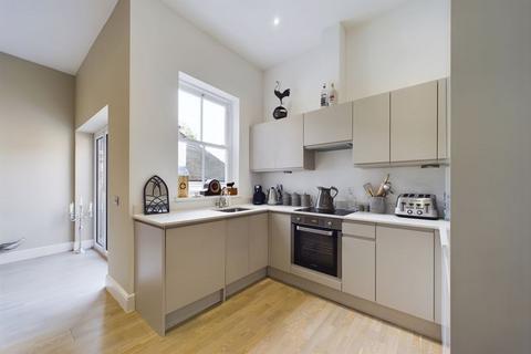 1 bedroom apartment for sale, Station Approach, Tadworth