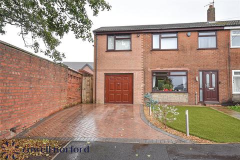 4 bedroom end of terrace house for sale, Moor Park Avenue, Rochdale OL11