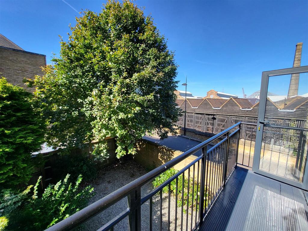 Rear balcony