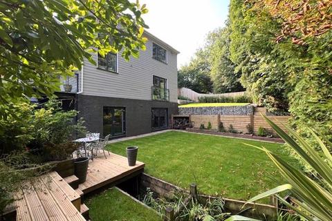 4 bedroom detached house for sale, Hill Road, Preston PR1