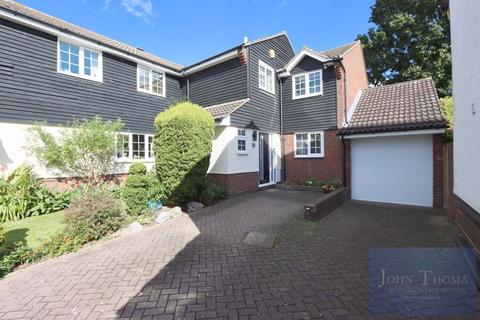 5 bedroom semi-detached house for sale, Owen Gardens, Woodford Green IG8