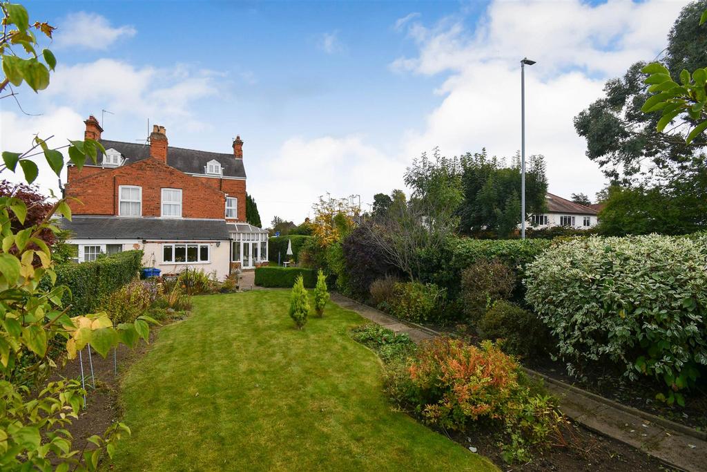 Beverley Road, Anlaby, Hull 5 bed semidetached house for sale £495,000