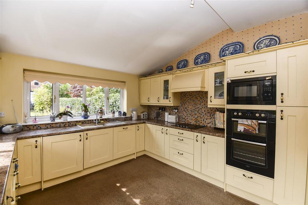 Kitchen / breakfast room