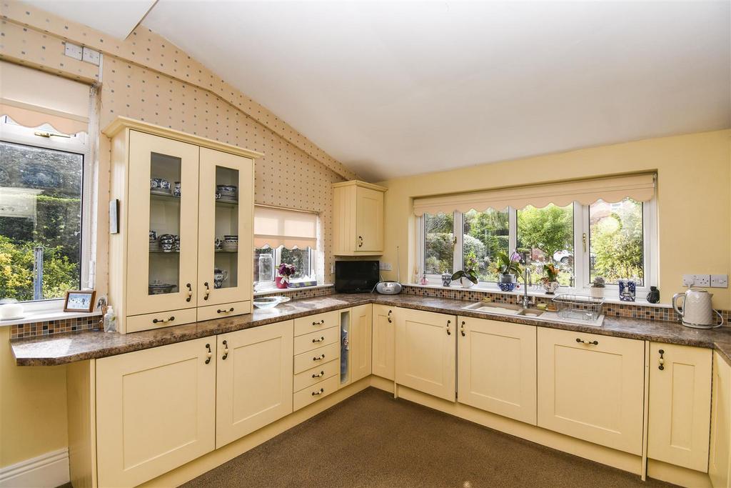 Kitchen / breakfast room