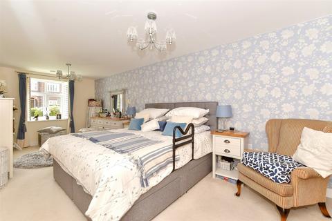 2 bedroom ground floor flat for sale, Pinewood Gardens, Tunbridge Wells, Kent