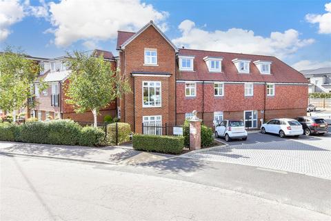 2 bedroom ground floor flat for sale, Pinewood Gardens, Tunbridge Wells, Kent