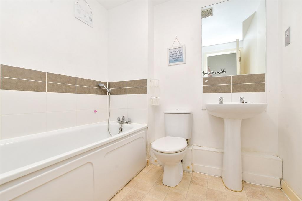 En-Suite Bathroom