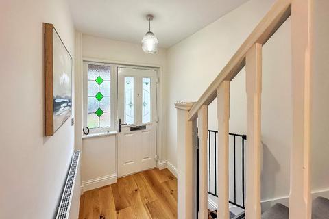 3 bedroom semi-detached house for sale, Hamsey Green Gardens, Warlingham, Surrey, CR6 9RT