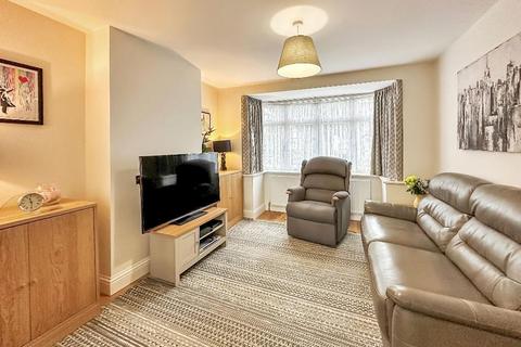 3 bedroom semi-detached house for sale, Hamsey Green Gardens, Warlingham, Surrey, CR6 9RT