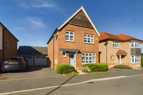 3 bedroom detached house for sale, Medlar Street, Weston Turville