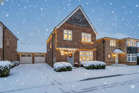 3 bedroom detached house for sale, Medlar Street, Weston Turville