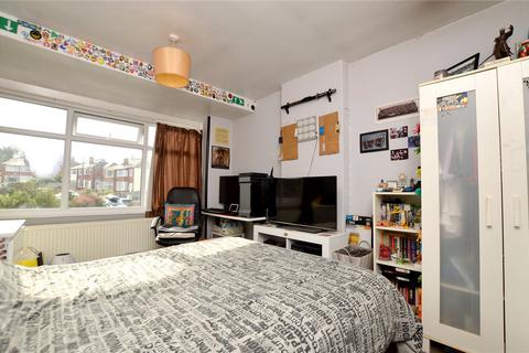 3 bedroom semi-detached house for sale, Calverley Gardens, Leeds, West Yorkshire