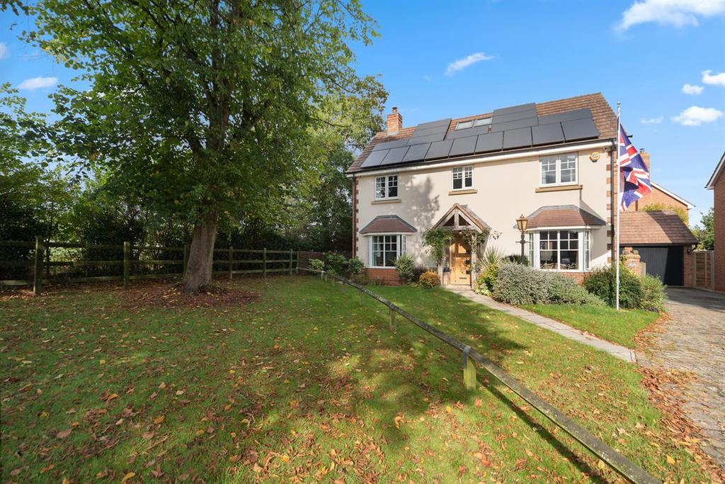 Sayers Avenue, Malvern, WR14 1PR 4 bed detached house for sale £625,000