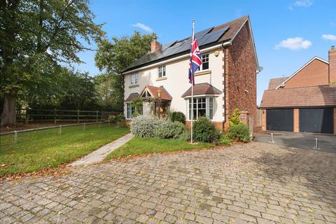 4 bedroom detached house for sale, Sayers Avenue, Malvern, WR14 1PR