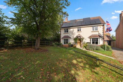 4 bedroom detached house for sale, Sayers Avenue, Malvern, WR14 1PR