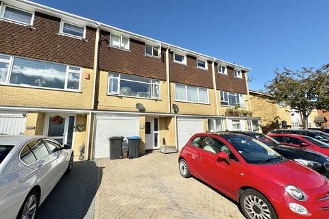 3 bedroom townhouse to rent, St Augustines Park, Ramsgate