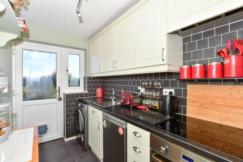 1 bedroom ground floor maisonette for sale, Ravens Dane Close, Downswood, Maidstone, Kent