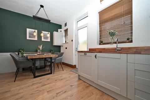 49 Albert Avenue, Bradford, BD10 9QJ
