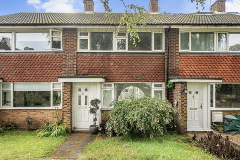 19 Kingfisher Drive, Richmond, TW10 7UF