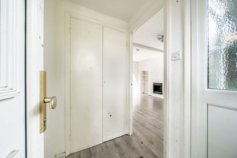 19 Kingfisher Drive, Richmond, TW10 7UF
