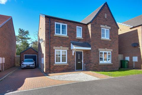 4 bedroom detached house for sale, Train Garth, Anlaby